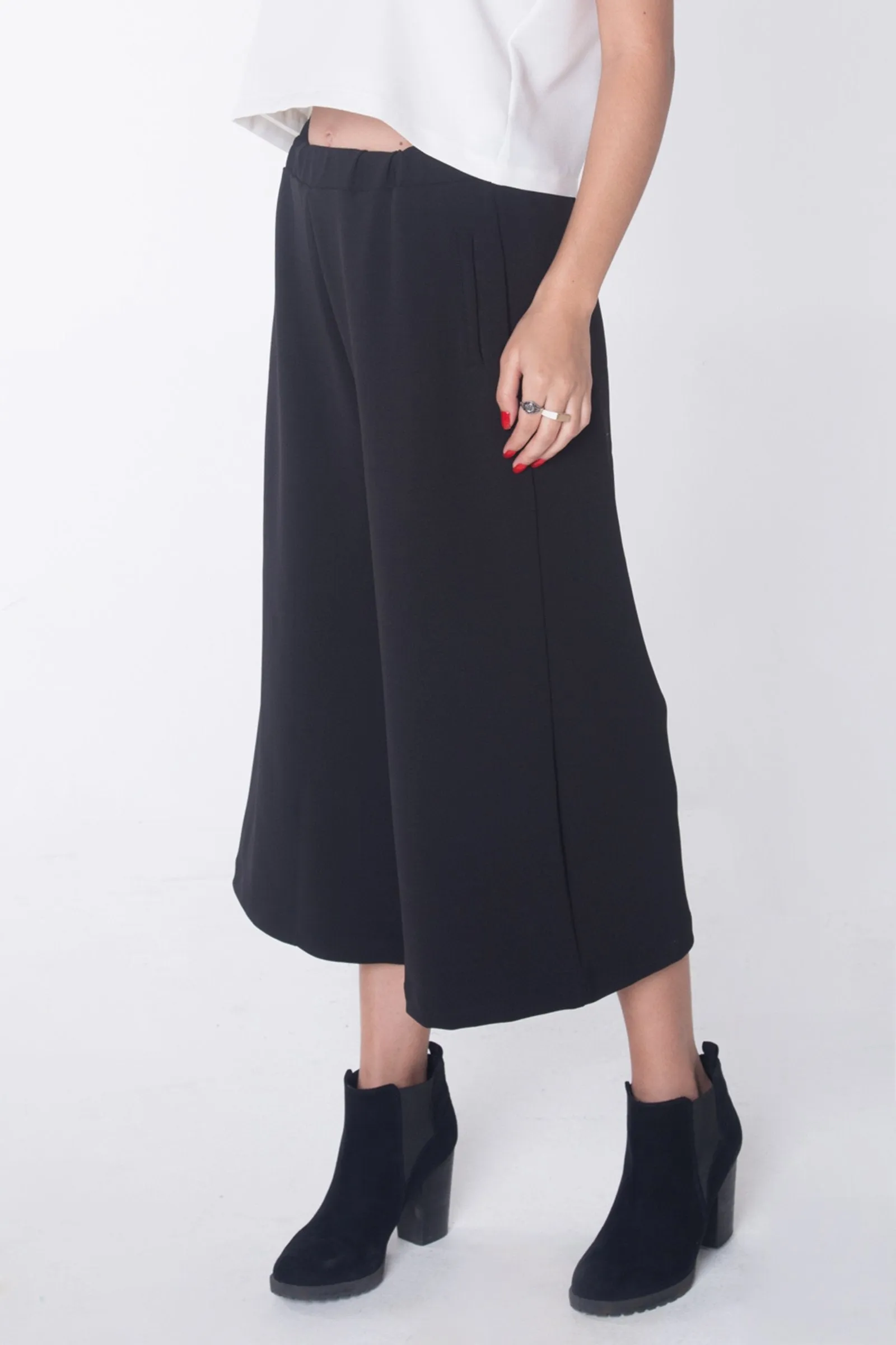 Cropped Wide Leg Pants