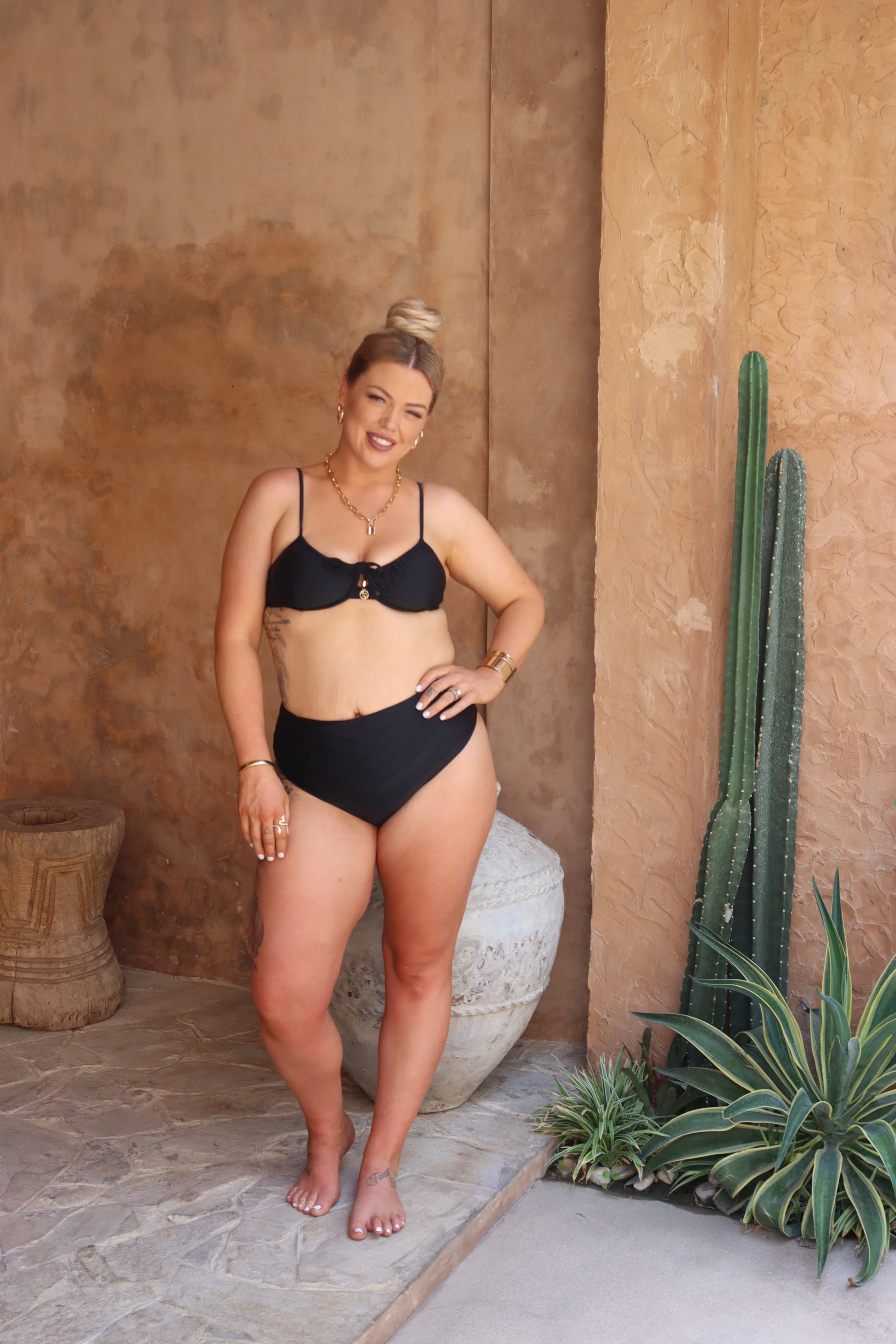 TULA BOTTOMS - MID CUT - BLACK
